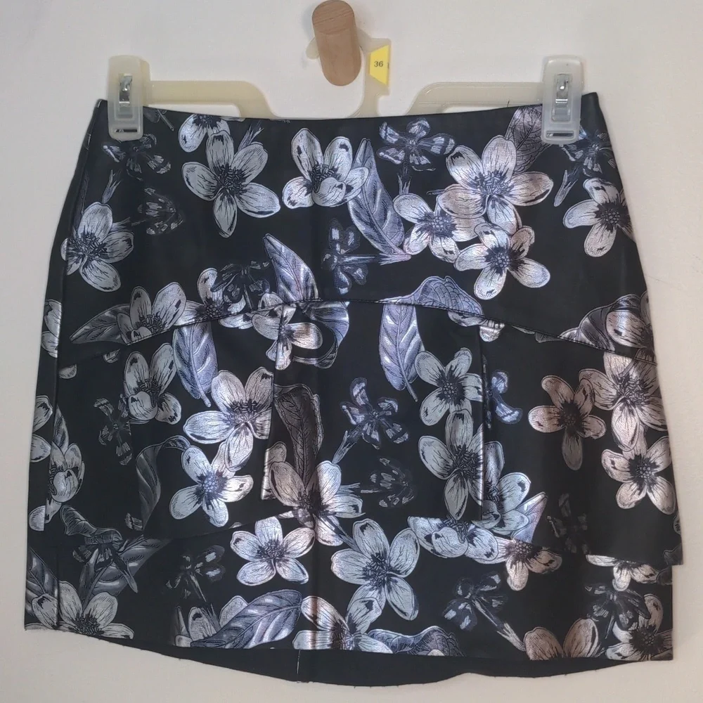 Zara Faux Vegan Leather Metallic Floral Ruffle Mini Skirt Medium